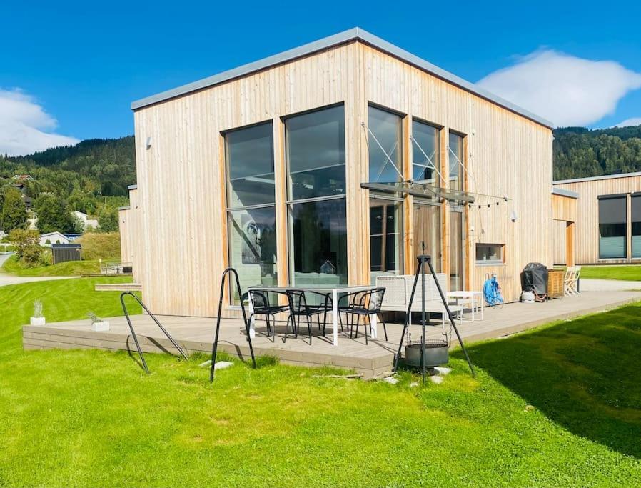 Delikat Hytte Omgitt Av Hallingdals Vakre Fjell Al Exterior foto